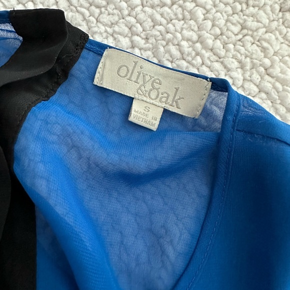 Back button up blouse - Picture 5 of 5